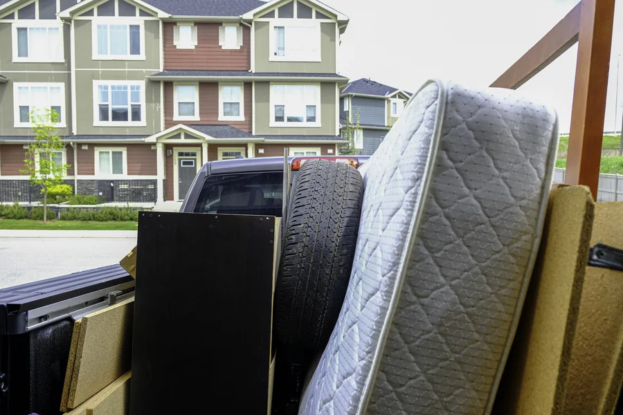 How Professional Movers Handle Mattress Disposal Huntersville, NC How Professional Movers Handle Mattress Disposal Huntersville, NC